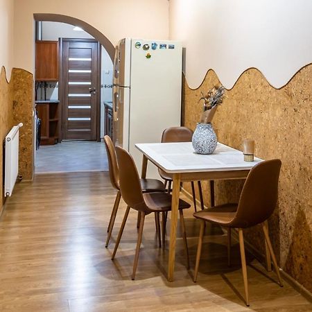 The Main Square! 2 Separated Bedrooms, Balcony Lviv Extérieur photo