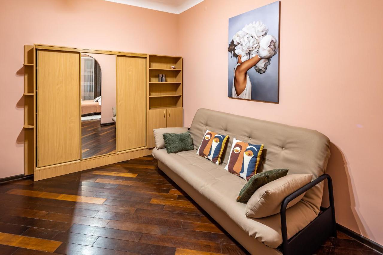 The Main Square! 2 Separated Bedrooms, Balcony Lviv Extérieur photo