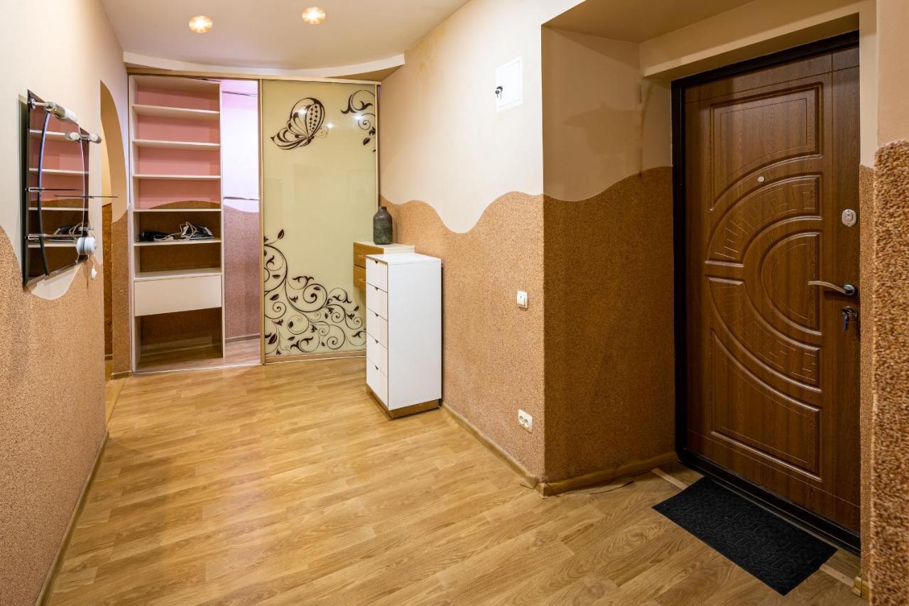 The Main Square! 2 Separated Bedrooms, Balcony Lviv Extérieur photo