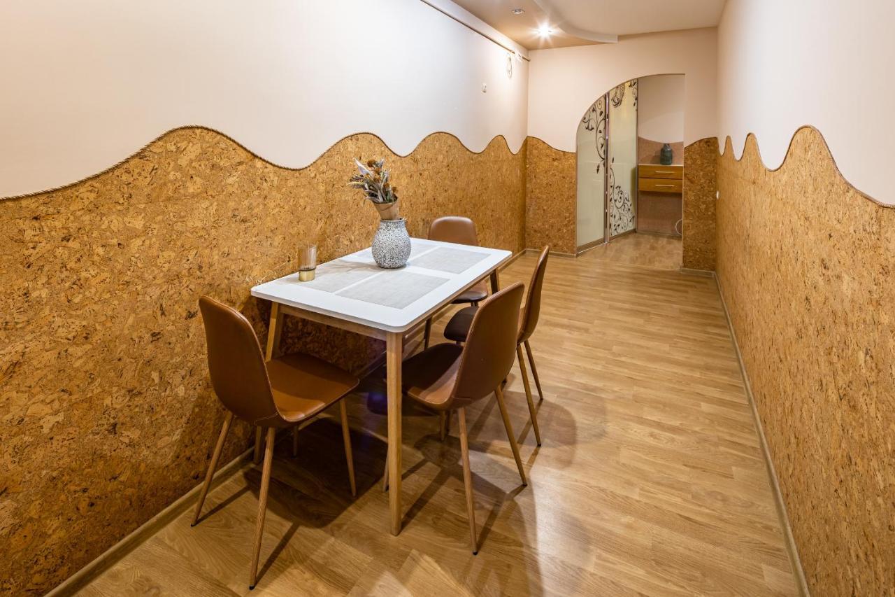 The Main Square! 2 Separated Bedrooms, Balcony Lviv Extérieur photo