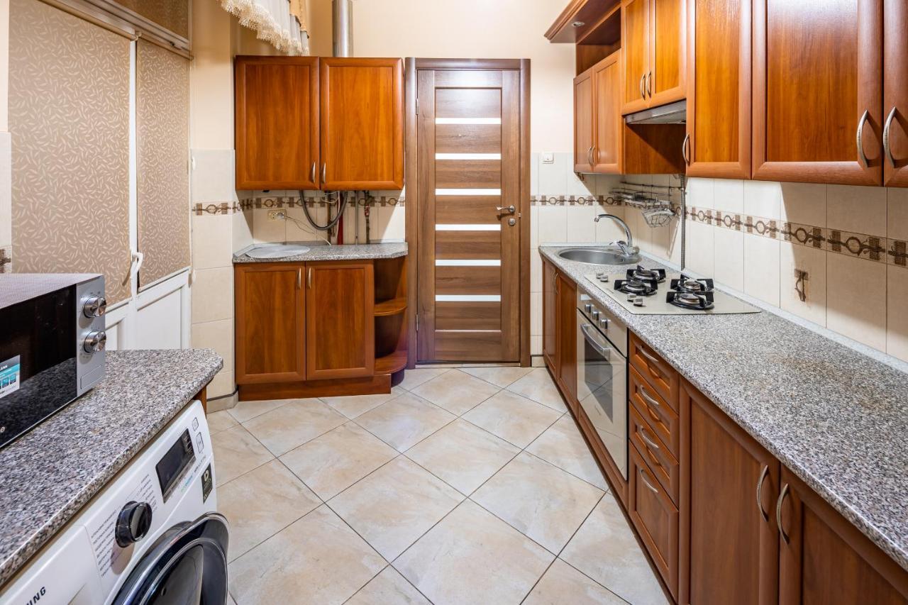 The Main Square! 2 Separated Bedrooms, Balcony Lviv Extérieur photo