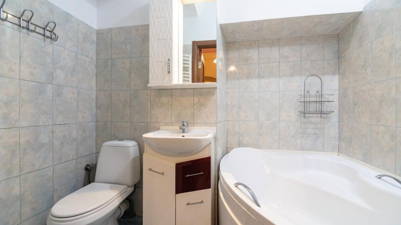 The Main Square! 2 Separated Bedrooms, Balcony Lviv Extérieur photo